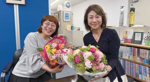 ほんの木40周年お花と永田さん岡田さん